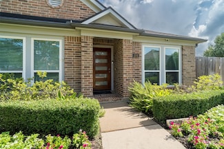 101 Grand Falls Ct, Dickinson, TX 77539