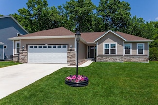 1734 Arthur's Pass, Oconomowoc, WI 53066