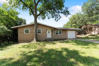 912 W Tucker Blvd, Arlington, TX 76013