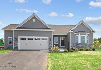 31 Magnolia Dr, Clifton Park, NY 12065
