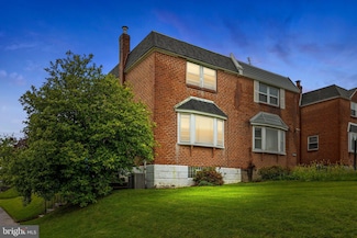 2824 Guilford St, Philadelphia, PA 19152