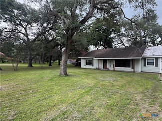 2449 County Road 306, Edna, TX 77957