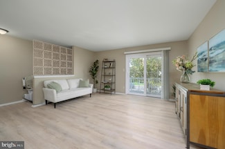 4108B Adelaide Dr, Mount Laurel, NJ 08054