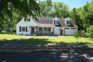 303 W Campus St, Marshall, AR 72650