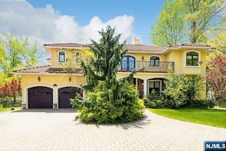 214 Durie Ave, Closter, NJ 07624