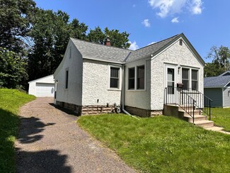 2065 Reaney Ave E, Saint Paul, MN 55119