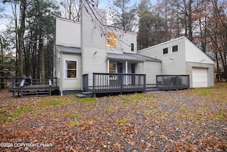 421 King Arthur Rd, Pocono Lake, PA 18347