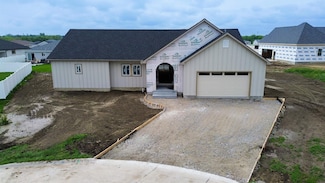 604 Brooking Cir, Hastings, NE 68901