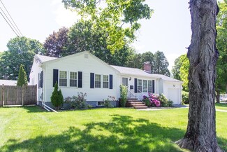 22 Bradford Rd, South Hamilton, MA 01982