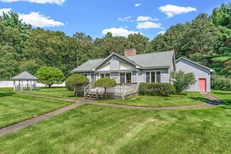 14 Ronald Dr, Tewksbury, MA 01876