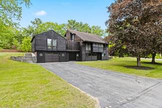2 Flynn Rd, Raymond, ME 04071