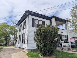 720 S Carroll Ave, Freeport, IL 61032