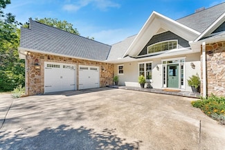 1007 S Bayshore Dr, Eureka Springs, AR 72631