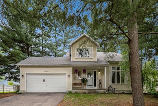 10210 Mizzen Ln, Pleasant Lake, MI 49272