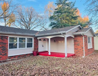 2085 Wedgwood Dr W, Florissant, MO 63033