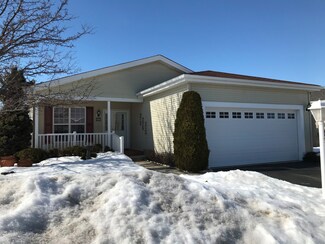32 Rocking Horse Ln, Grayslake, IL 60030