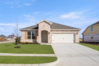 121 Honey Bee Dr, Cleburne, TX 76031