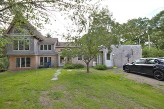 11 Ledge Hill Rd, Orono, ME 04473