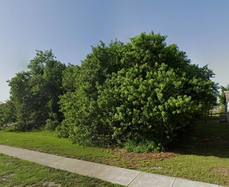 225 SW Tulip Blvd, Port Saint Lucie, FL 34953