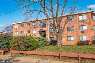 6706 James Lee St Unit 350, Falls Church, VA 22042