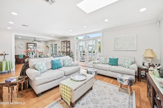 25 Tropicana Ct, Toms River, NJ 08757