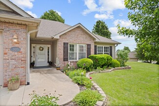 305 Jackal Dr, Columbia, MO 65202
