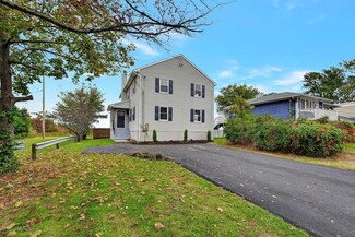 302 Beach Dr, Keyport, NJ 07735