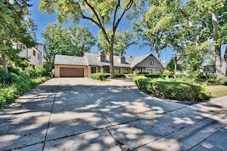 6776 N Laporte Ave, Lincolnwood, IL 60712