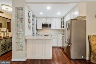 560 N St SW Unit 103, Washington, DC 20024