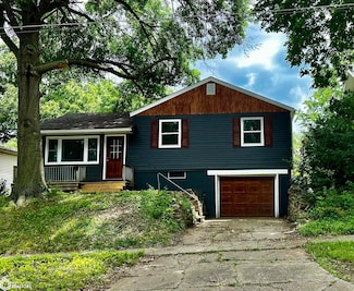 606 N 3rd St, Oskaloosa, IA 52577