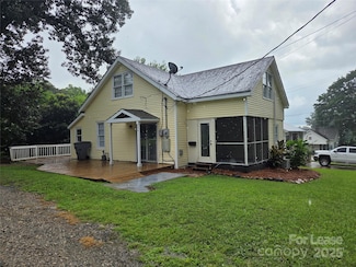 204 Smith St, Lake Wylie, SC 29710