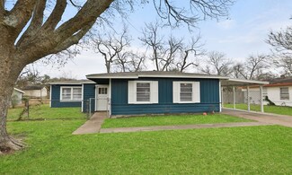 411 Honeysuckle Dr, La Marque, TX 77568