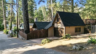 373 Redwood Ln, Crestline, CA 92325
