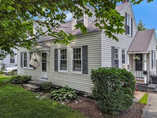 19 Elmhurst St, Waterville, ME 04901