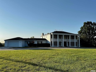 2001 Wigwam Hollow Rd, Macomb, IL 61455