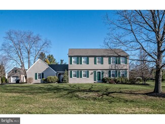 5727 Belmont Manor Dr, Pipersville, PA 18947