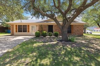 226 Hillcrest St, Sanger, TX 76266