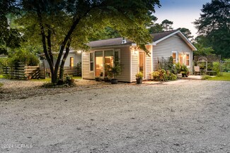 784 Broad Creek Rd, New Bern, NC 28560
