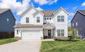 3217 Great Plains Ln, Knoxville, TN 37931