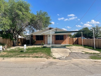 516 E Holland St, Crystal City, TX 78839