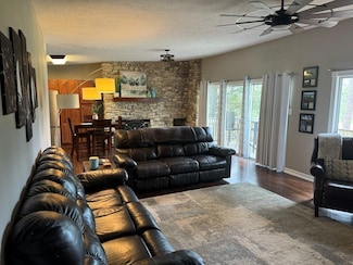 2550 Sam Rayburn Pkwy, Brookeland, TX 75931
