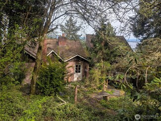 8122 SW Klahanie Rd, Vashon, WA 98070