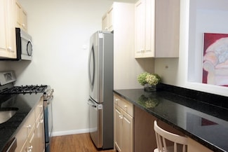9 Hawthorne Place Unit 3C, Boston, MA 02114