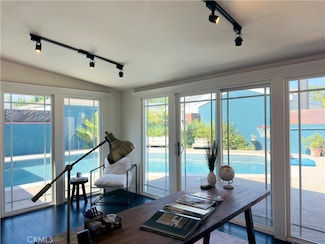 8110 Lesner Ave, Van Nuys, CA 91406