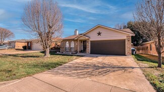 2745 Yoakum St, Fort Worth, TX 76108