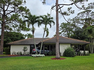 435 Pine Villa Dr, Lake Worth, FL 33462