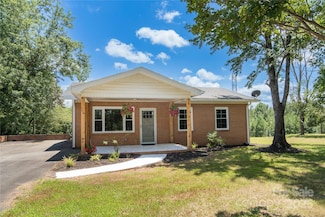109 Avery Dr, Forest City, NC 28043