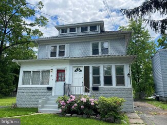 17 Woodland Ave, Ewing, NJ 08638