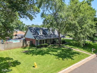 2119 Surrey Ln, Bossier City, LA 71111