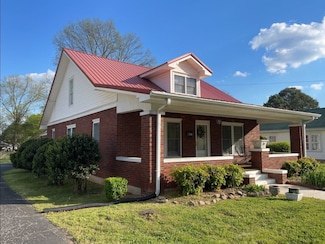 407 4th Ave NW, Winchester, TN 37398
